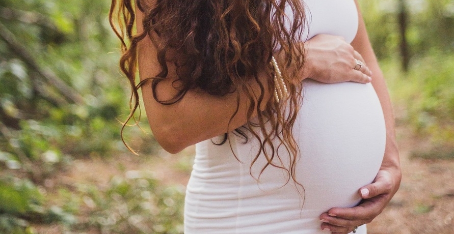 Nachhaltig durch die Schwangerschaft: Umstandsmode mieten