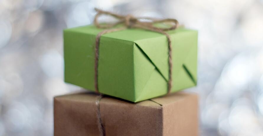 Recycelbare Kartons anstatt Unmengen Geschenkpapier – ideas in boxes im Gespräch