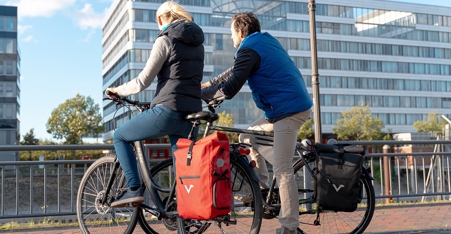 Fahrradtaschen aus recyceltem Plastik – das Start-Up Valkental stellt sich vor. 